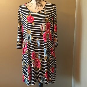 Honeyme boutique dress with pocket size large